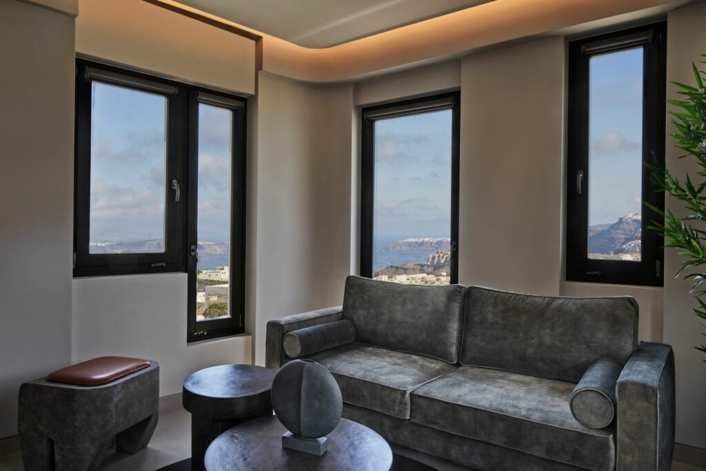 Apikia Santorini Suites
