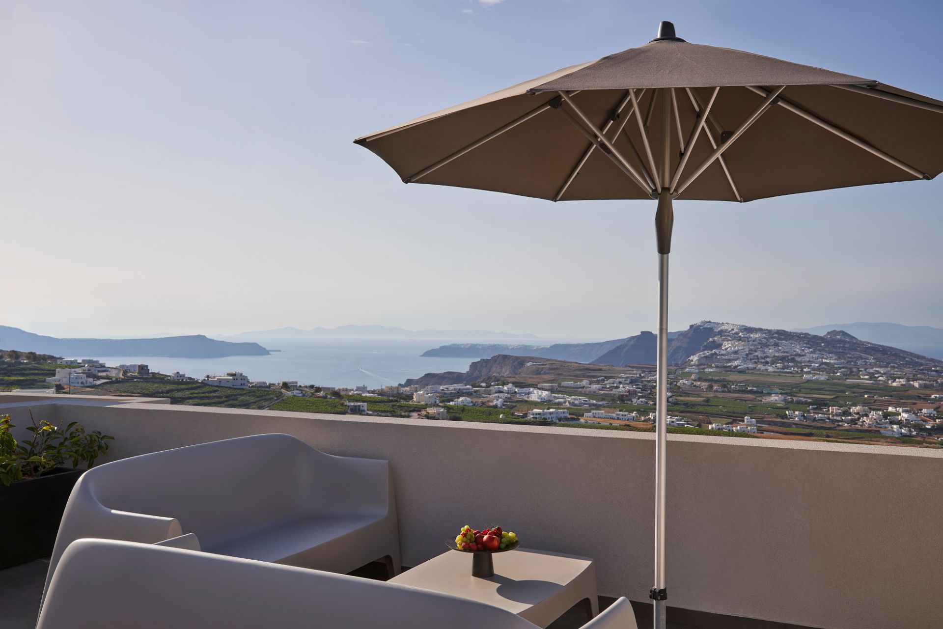 Apikia-Santorini-Deluxe-Two-Bedroom-Pool-Suite-Panoramic-View-2
