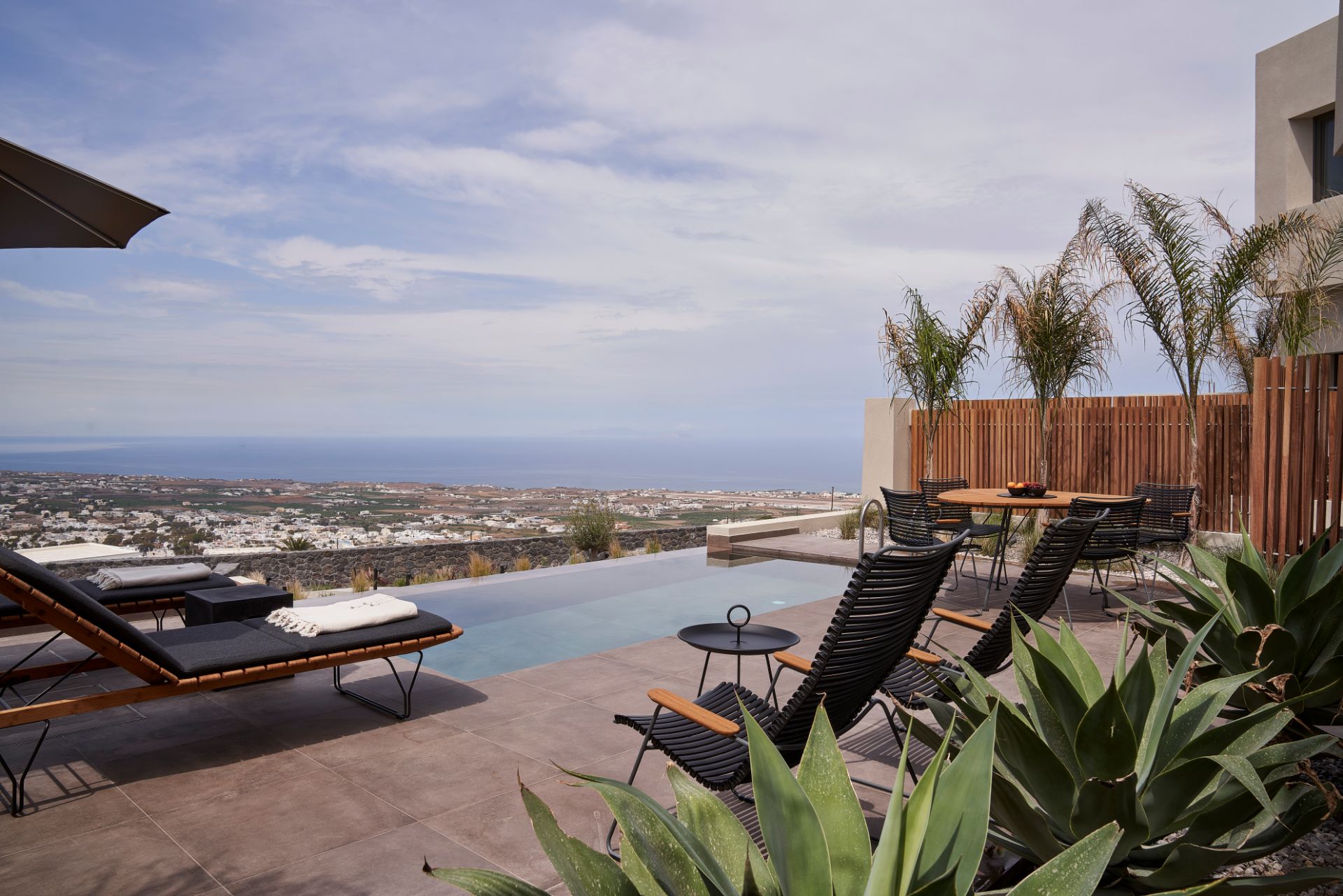 Apikia-Santorini-Signature-Two-Bedroom-Pool-Suite-Panoramic-View-15
