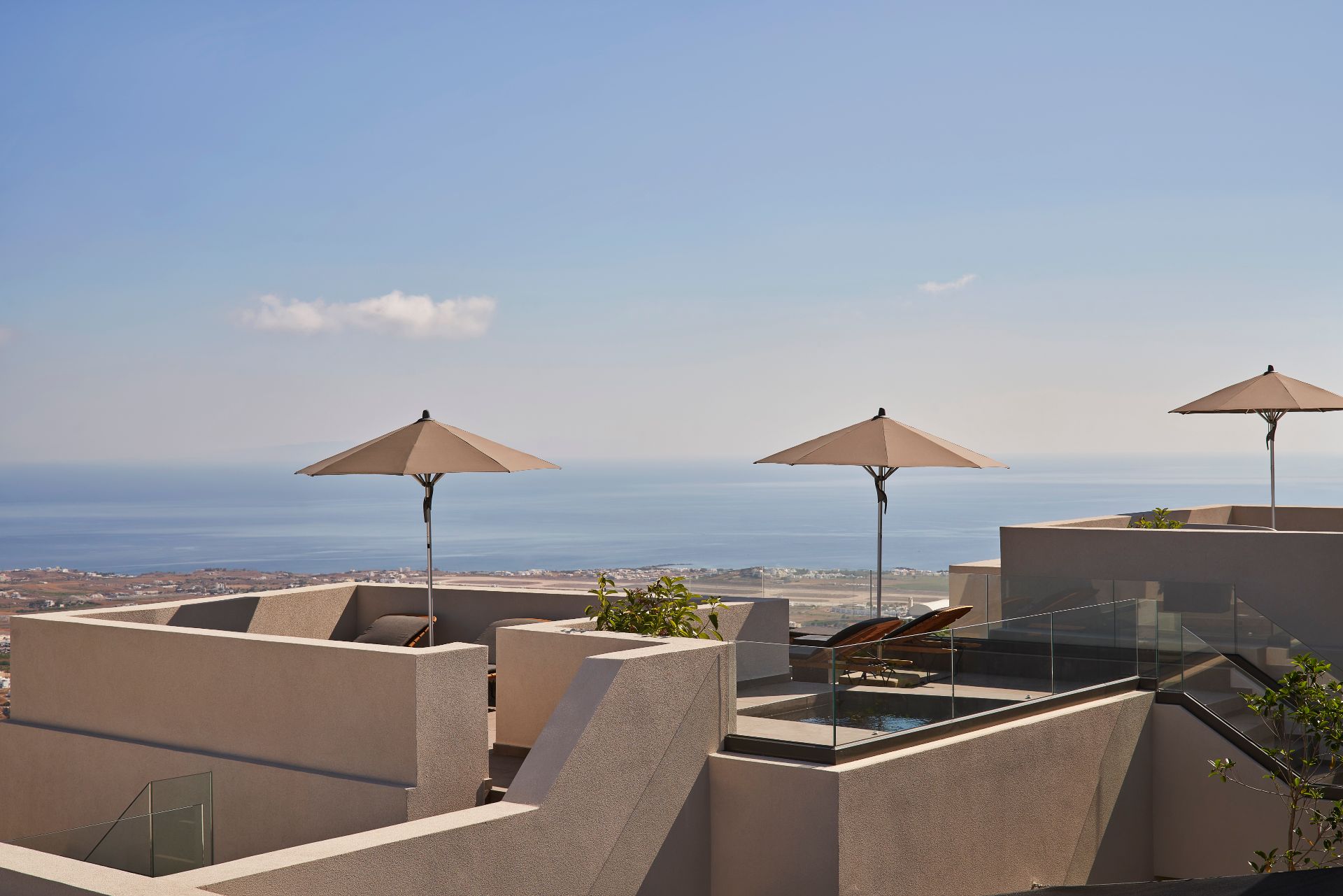 Apikia-Santorini-Suite-Outdoor-Hot-Tub-Panoramic-View-5