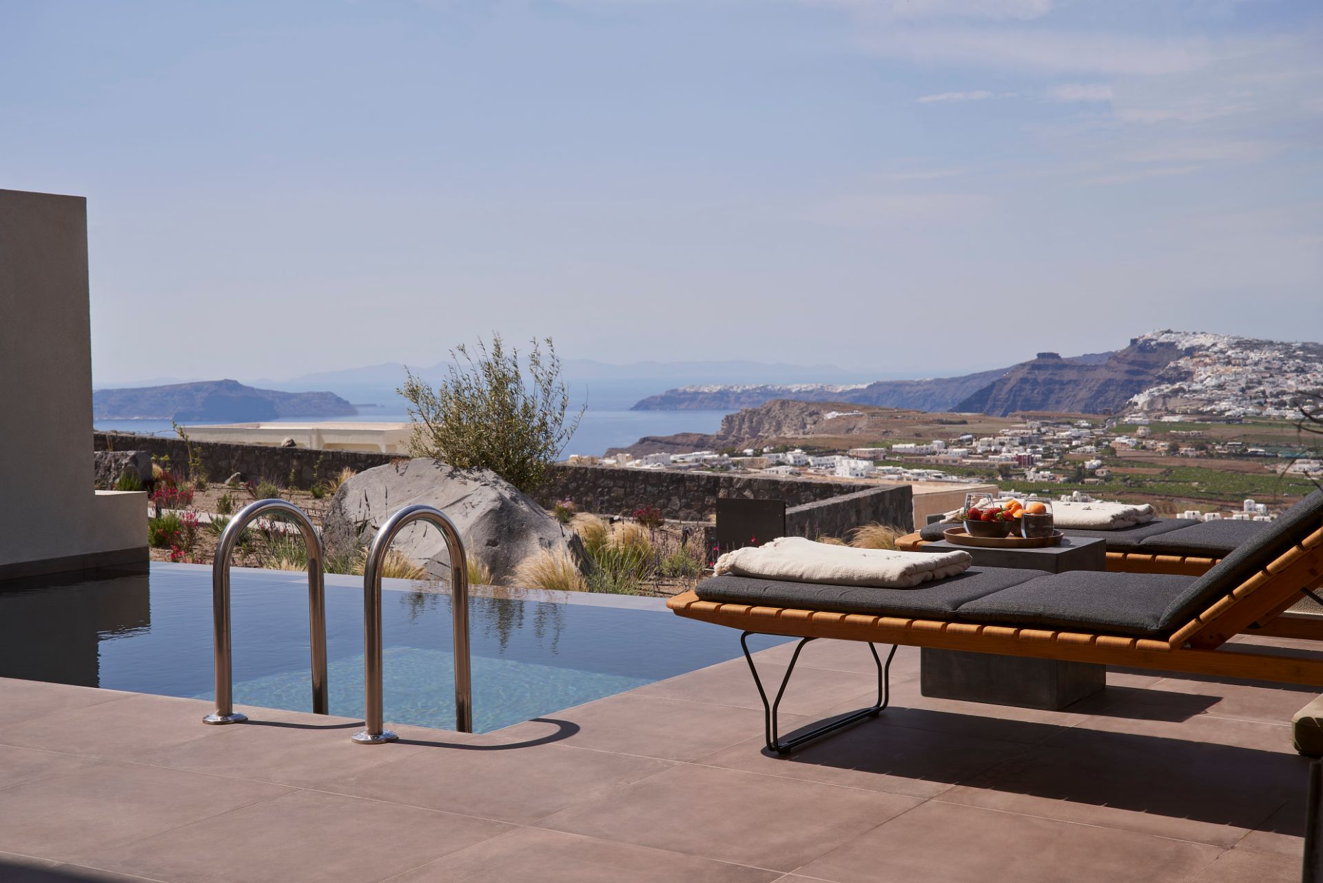 Apikia-Santorini-Supreme-Pool-Suite-Panoramic-View-2
