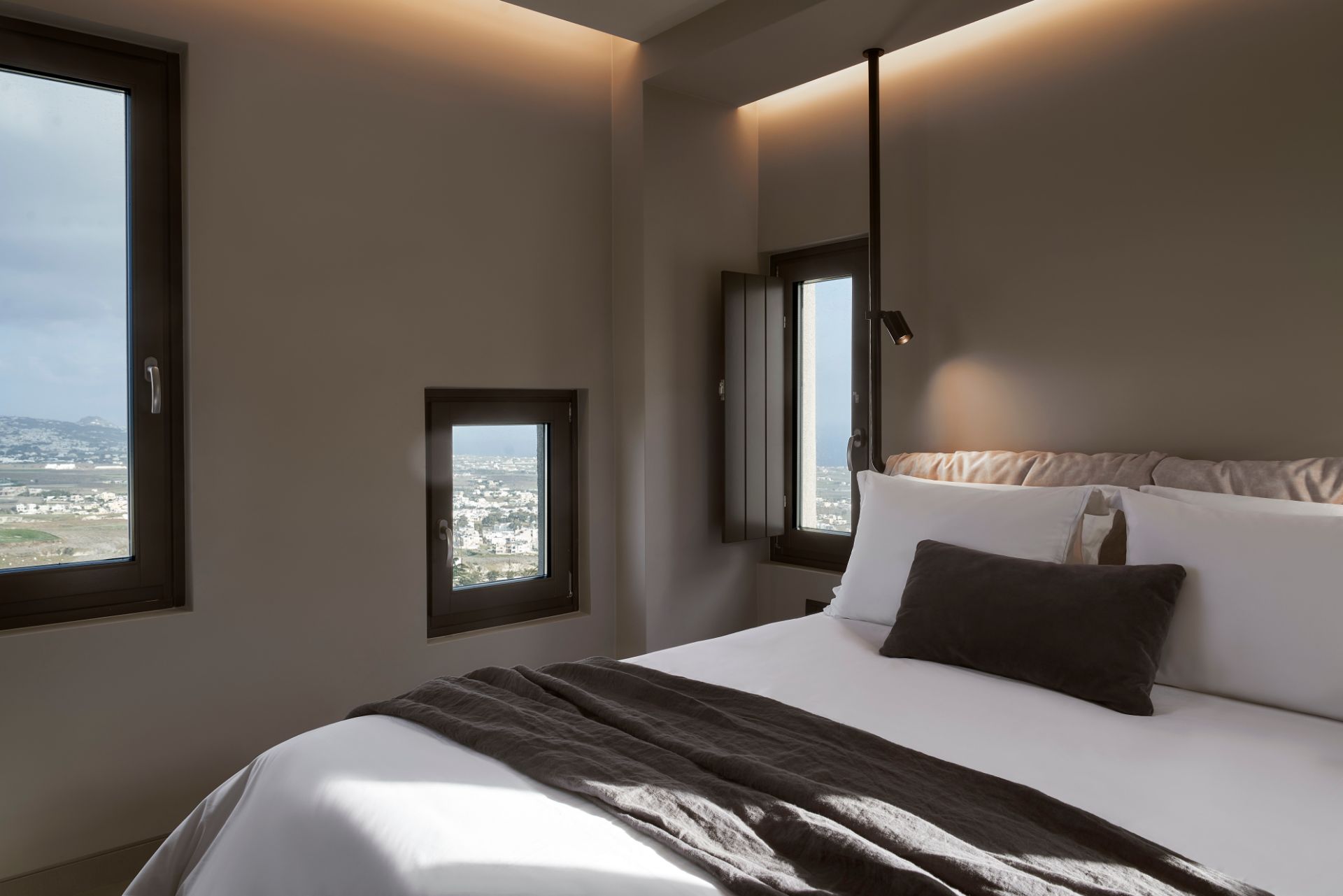 Apikia-Santorini-Supreme-Two-Bedroom-Pool-Suite-Panoramic-View-11