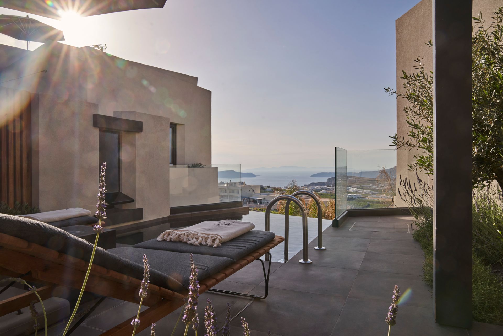 Apikia-Santorini-Two-Bedroom-Suite-Panoramic-View-4